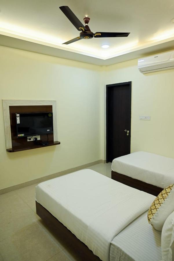 Hotel Golden Bliss Bhopal Eksteriør bilde