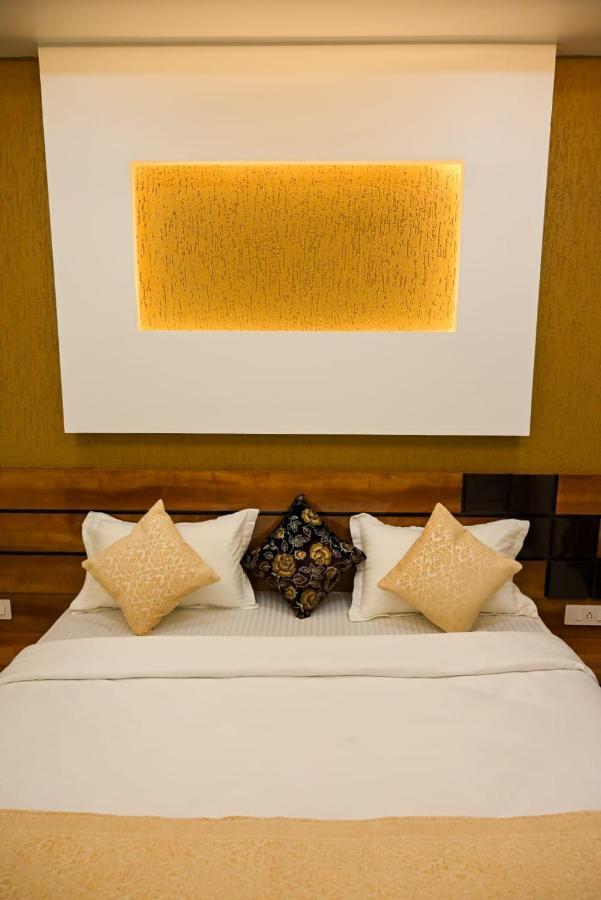Hotel Golden Bliss Bhopal Eksteriør bilde