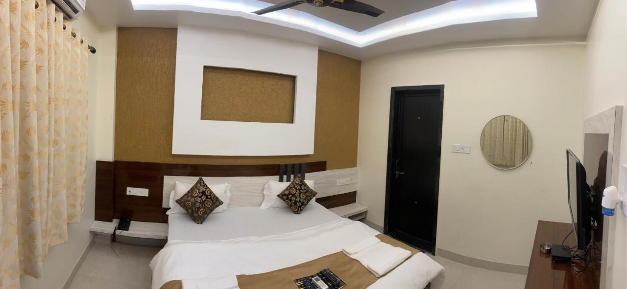 Hotel Golden Bliss Bhopal Eksteriør bilde