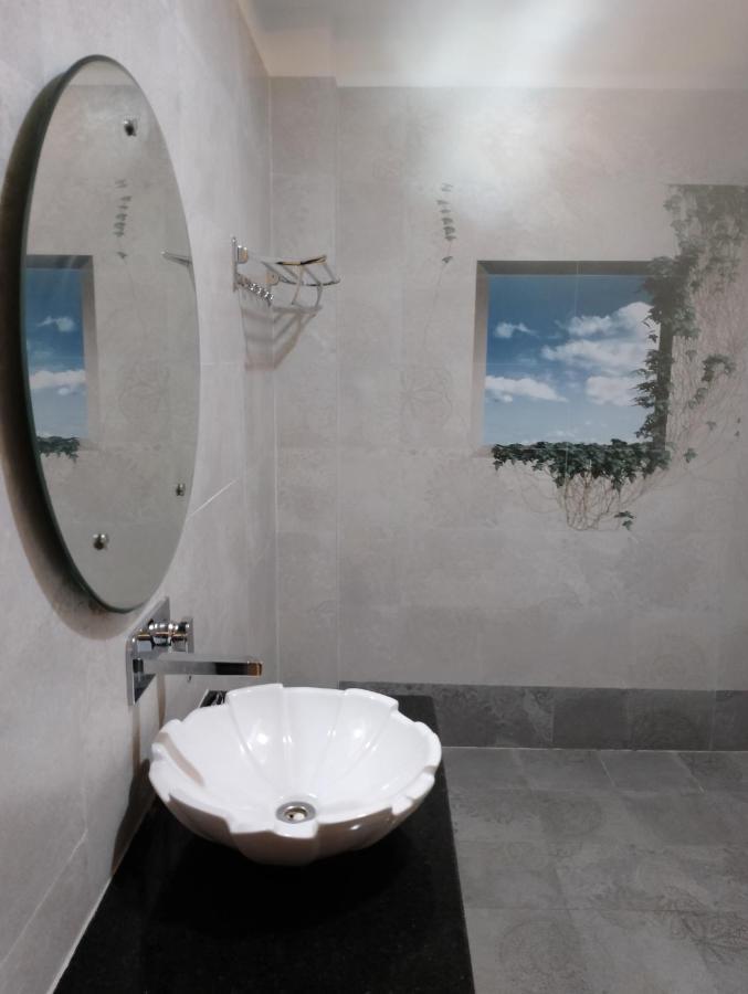 Hotel Golden Bliss Bhopal Eksteriør bilde